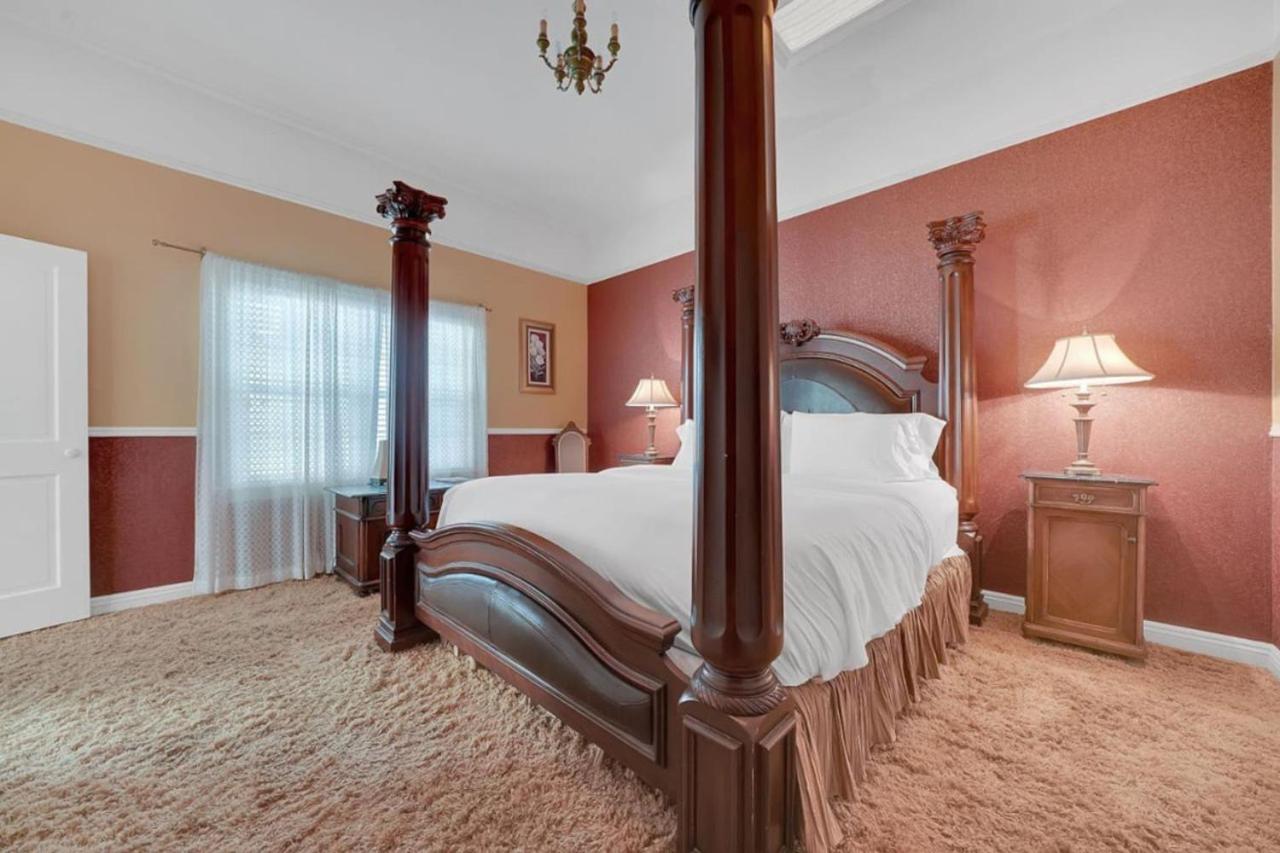 Romantic Victorian Getaway The Hideaway