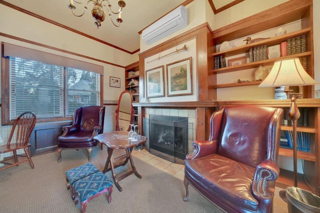 Romantic Victorian Getaway The Fox view 4