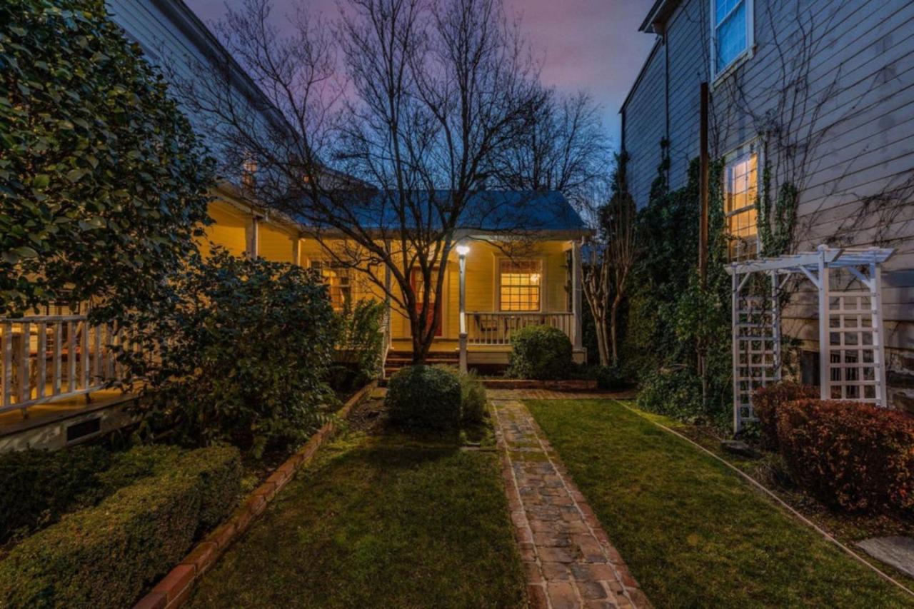 Timeless Victorian Gem w Breathtaking Mountains view 4