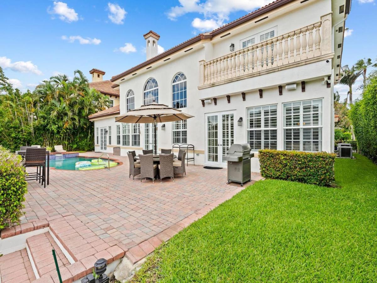 Private Luxury Waterfront Mansion I Heated Pool and Hot Tub view 4
