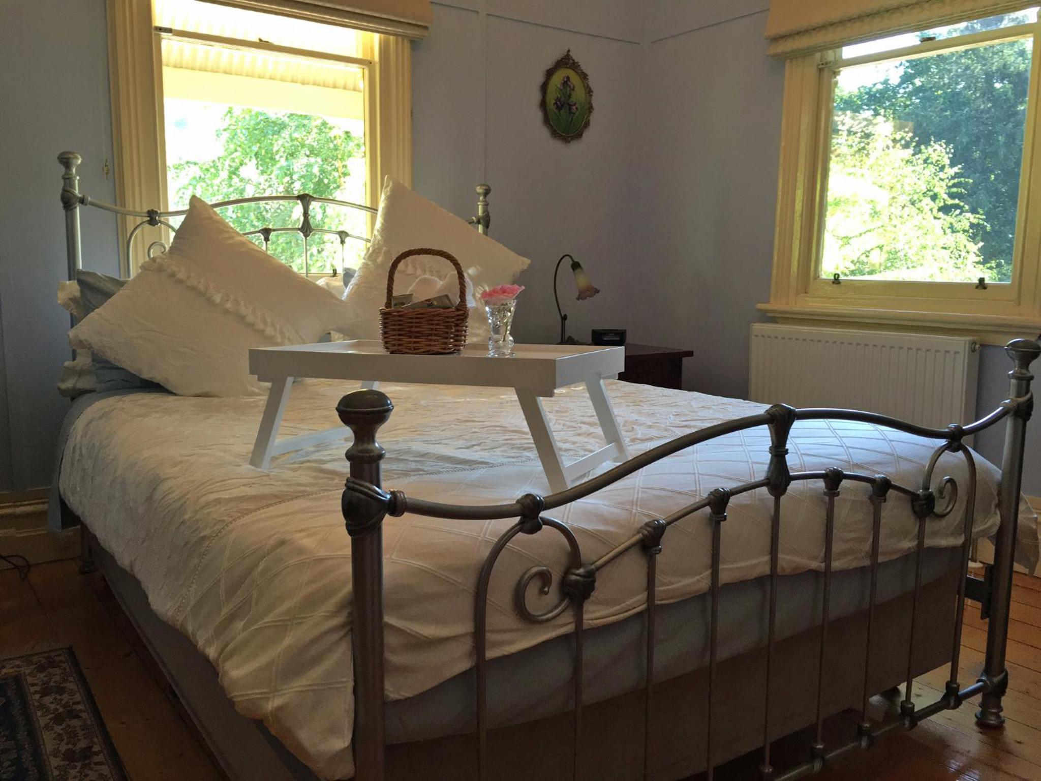 Charnwood Cottages in Warburton