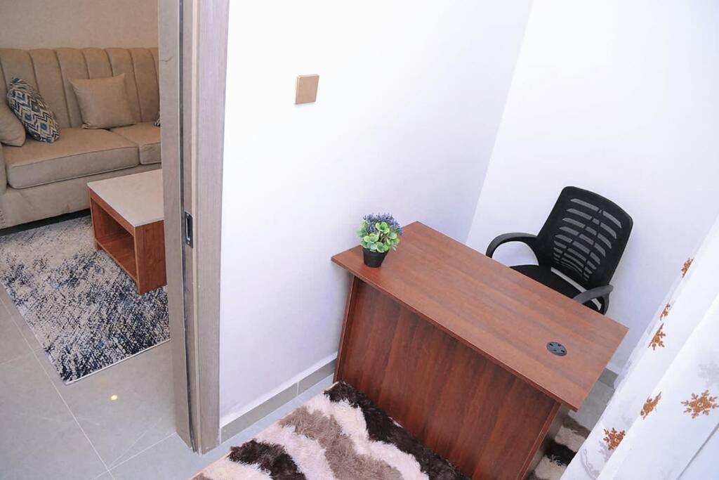 Cozy One bedroom with study at Valley Heights Apartments view 3