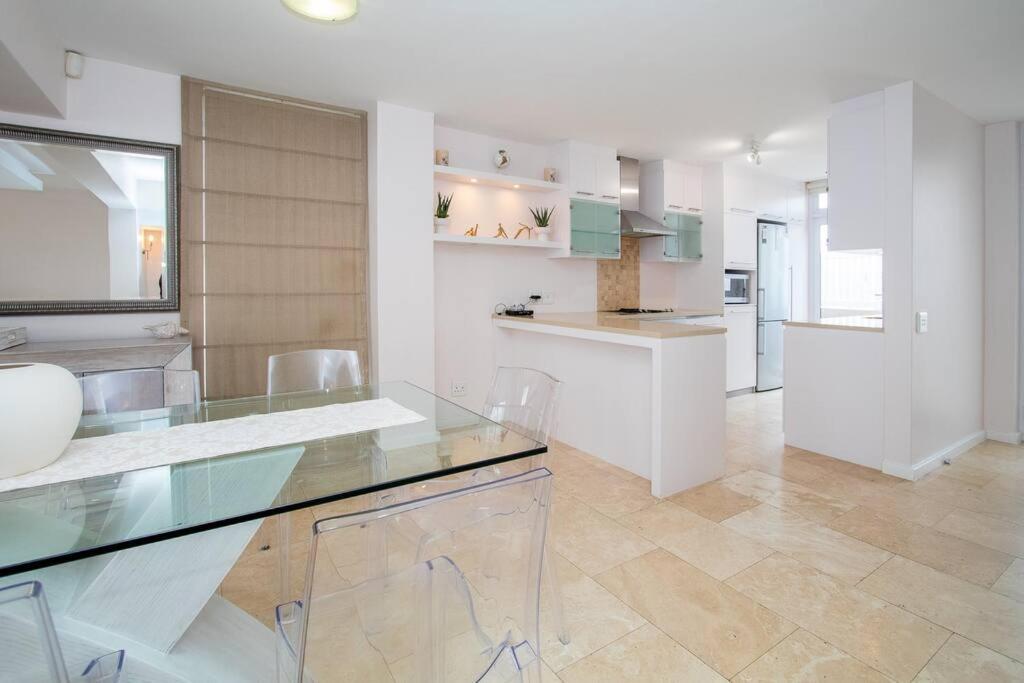 Spectacular Avenues Fresnaye