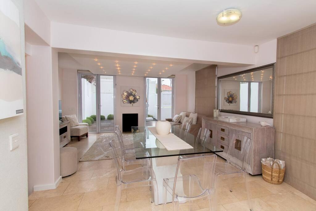 Spectacular Avenues Fresnaye