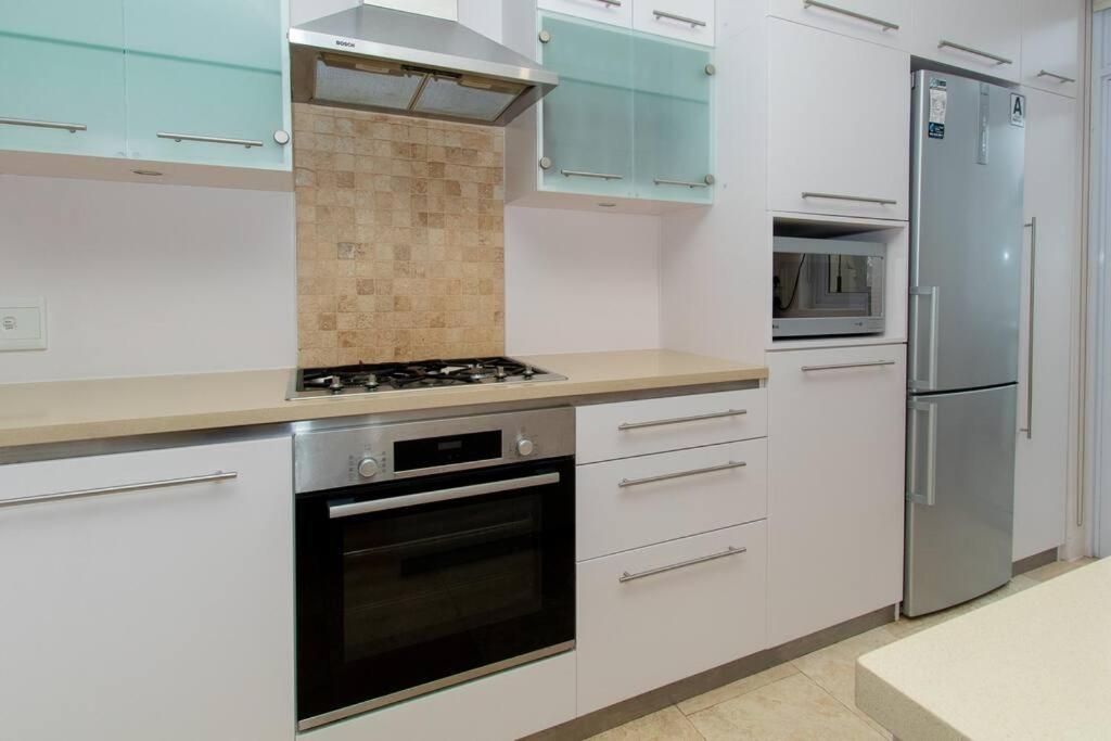 Spectacular Avenues Fresnaye