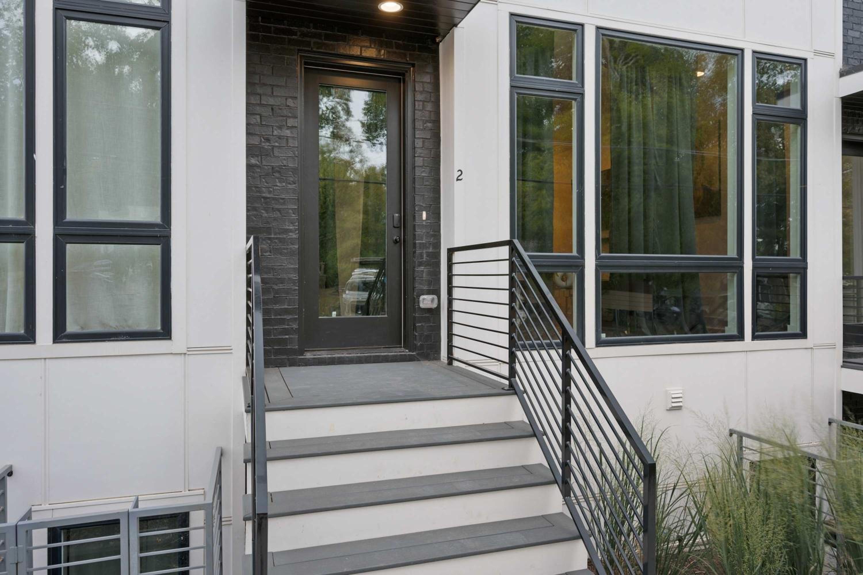 East Nashville home with rooftop view 4