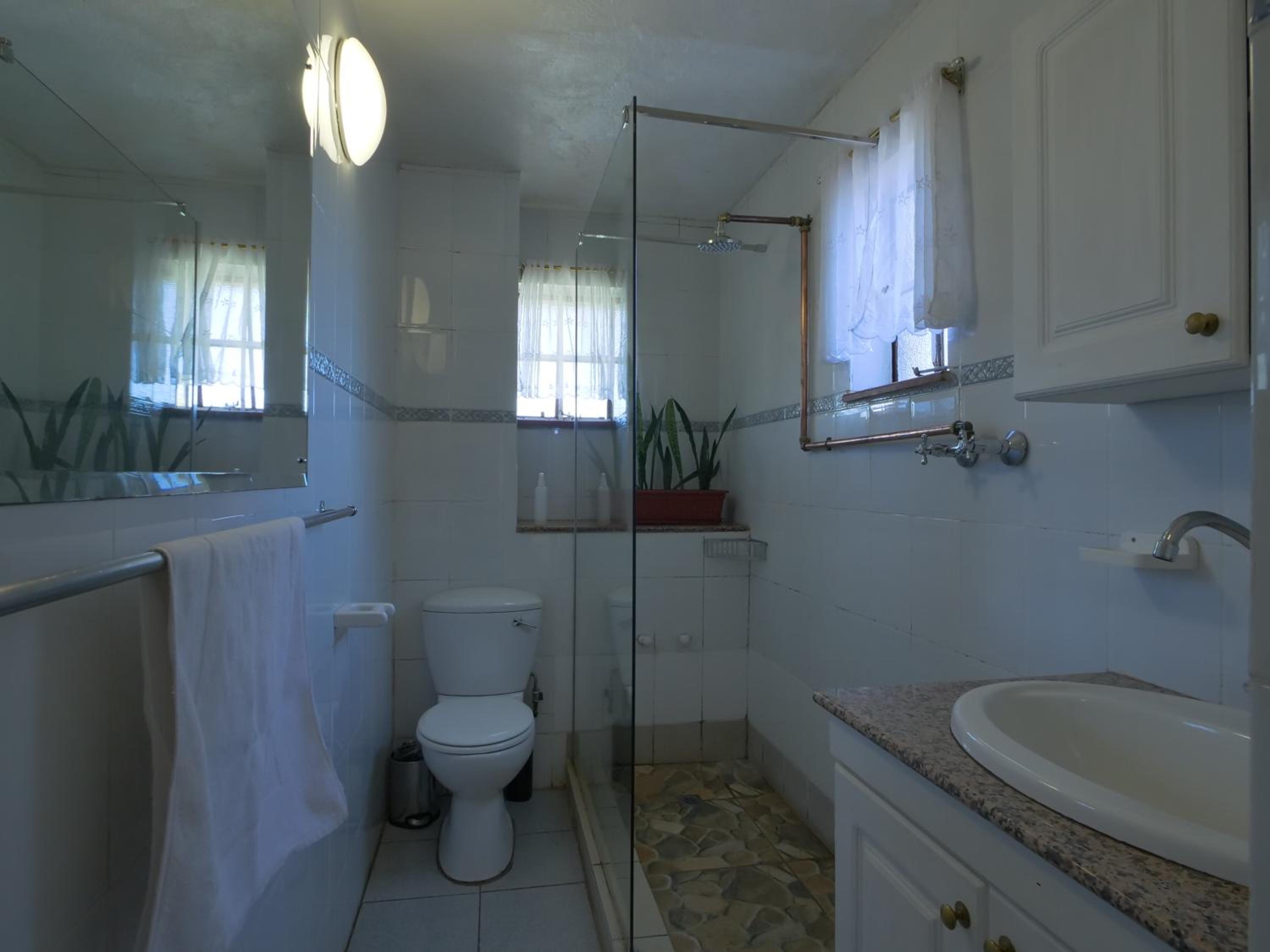 Autumn Breeze Manor Guest House