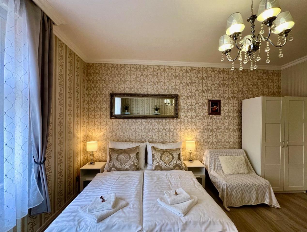 Romance in the Old Town