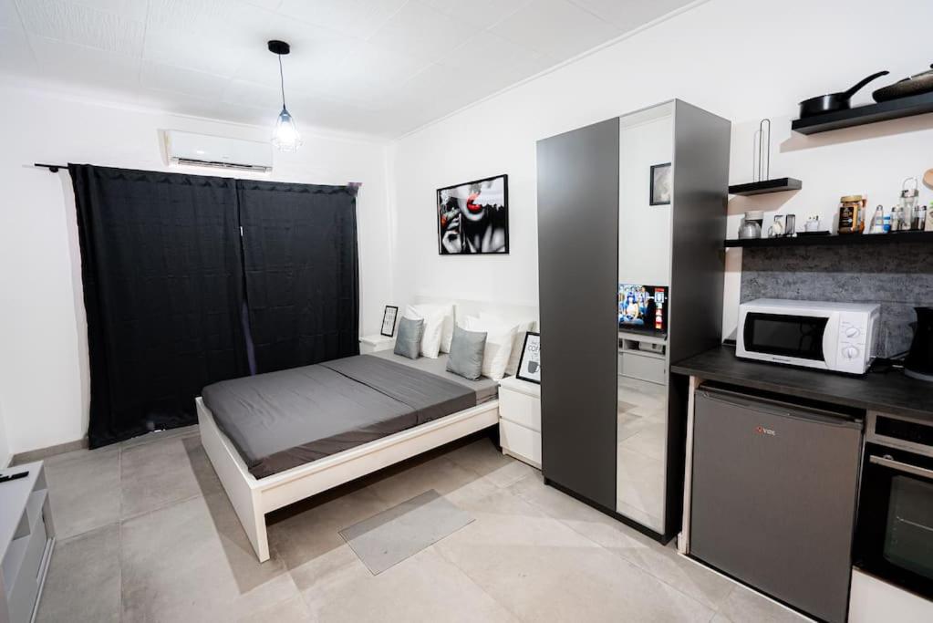 Hubstay - Klea's Downtown City Apartment Suite