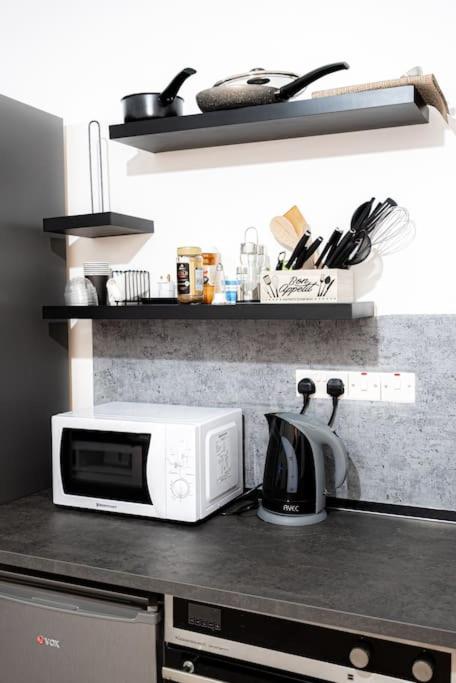 Hubstay - Klea's Downtown City Apartment Suite