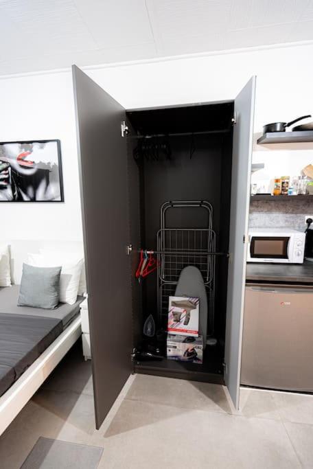Hubstay - Klea's Downtown City Apartment Suite