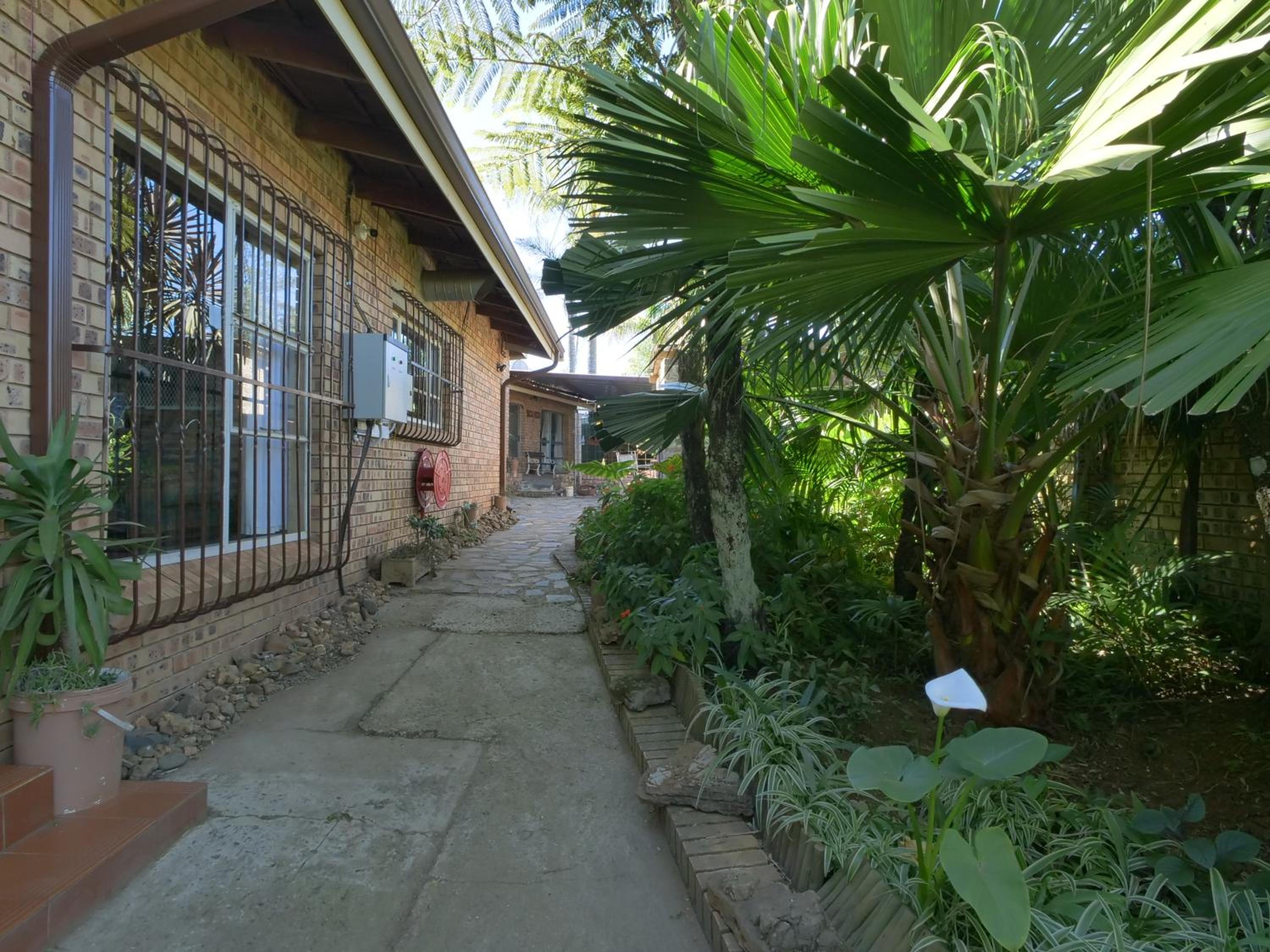 Autumn Breeze Manor Guest House