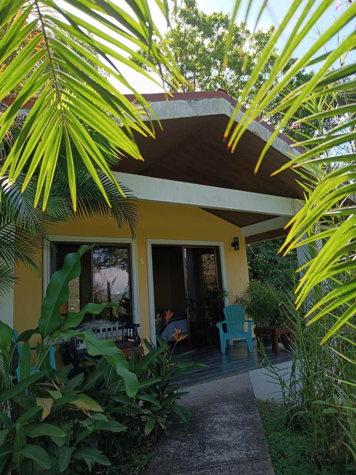 LakeGardens Arenal Condos