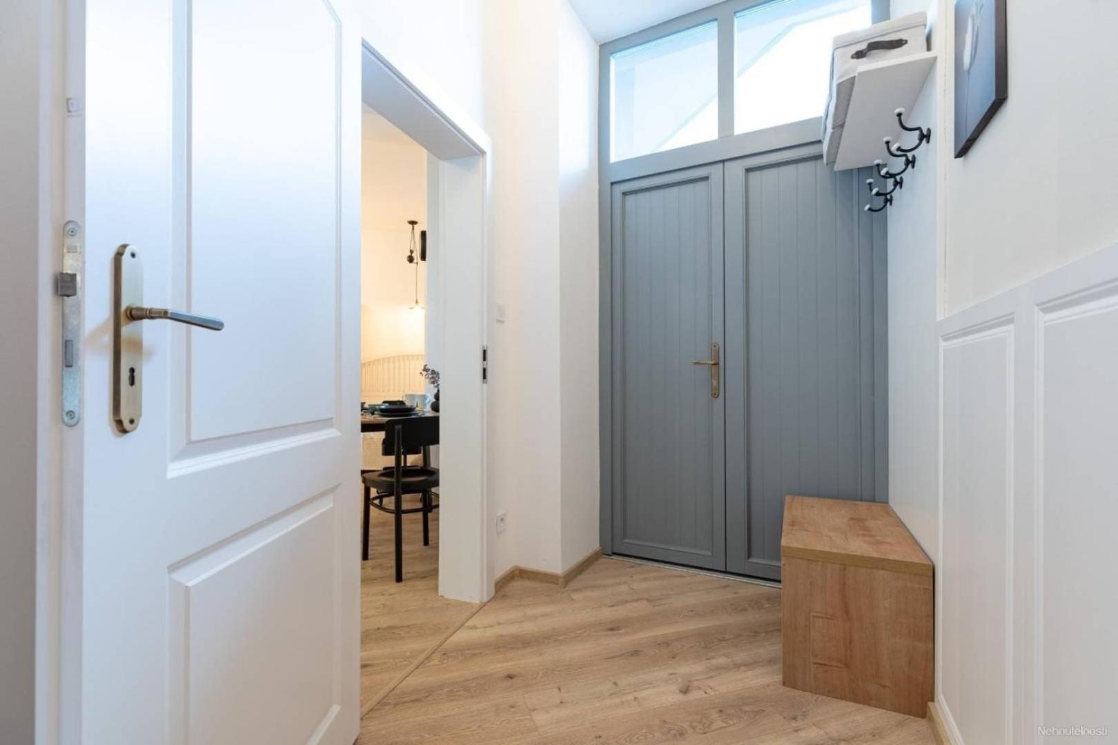 Tost Palace - centrum apartment with private parking view 5