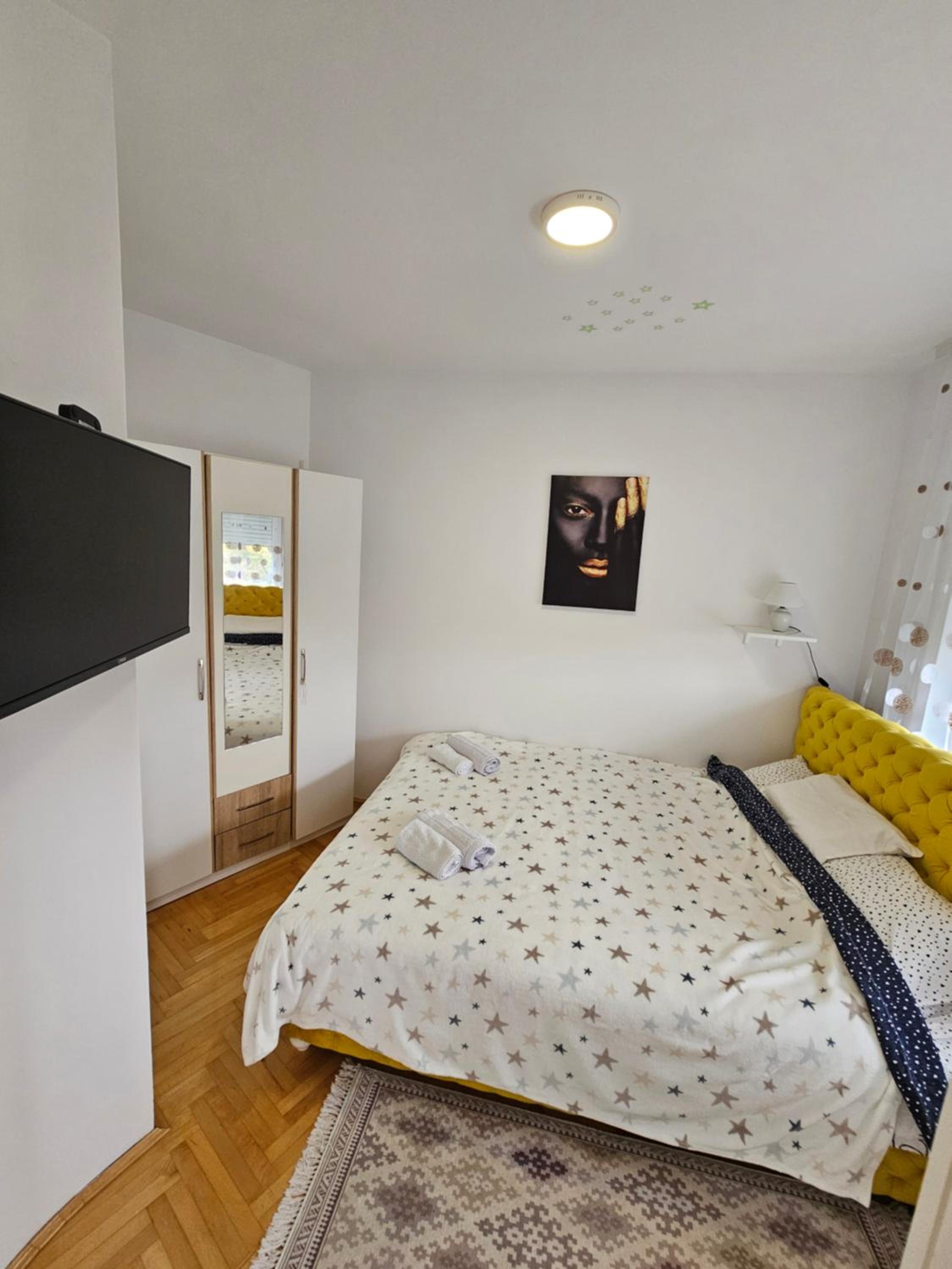 Iskra Apartment