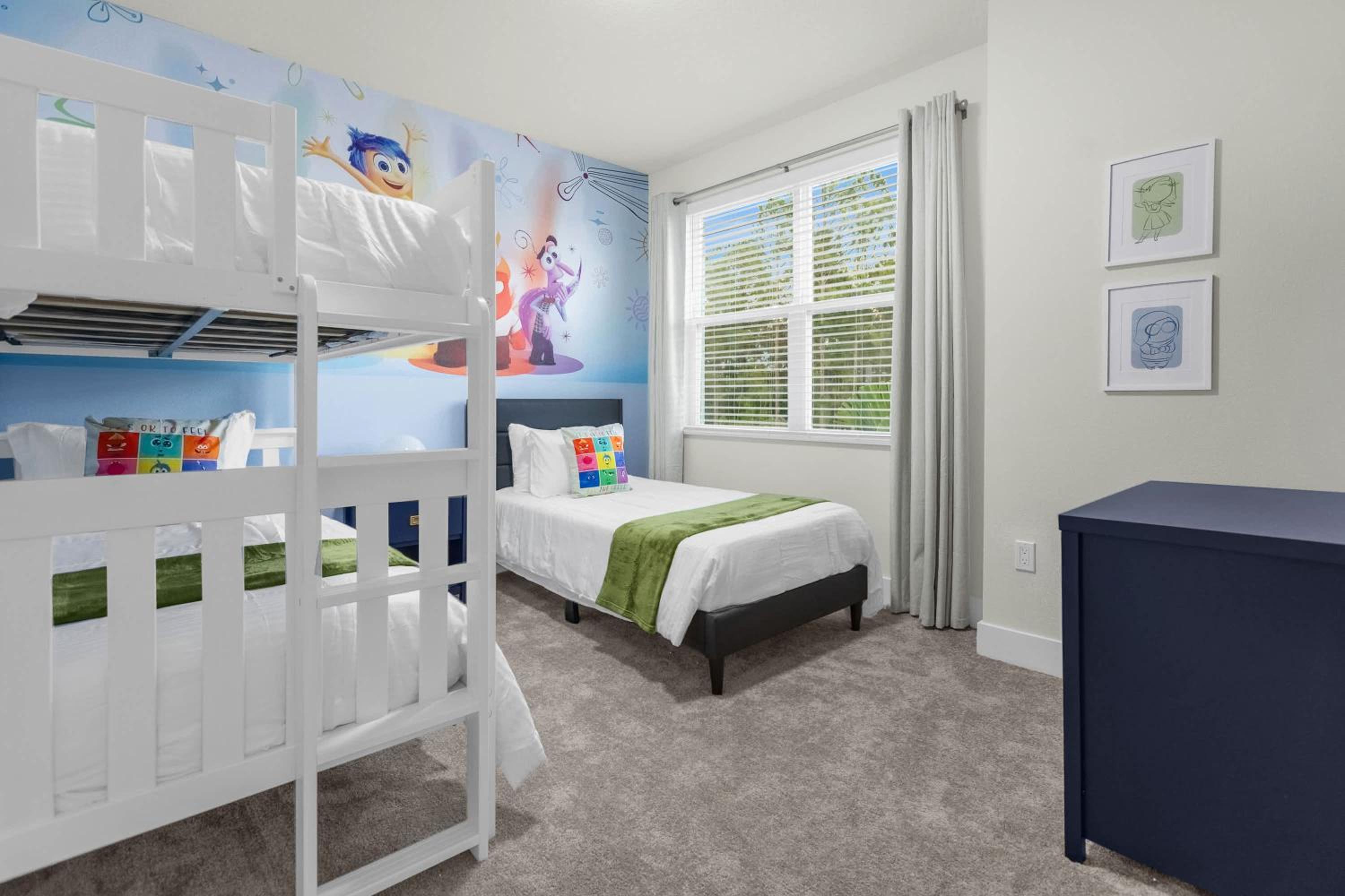 Upstay - Modern Family Townhome with Pool