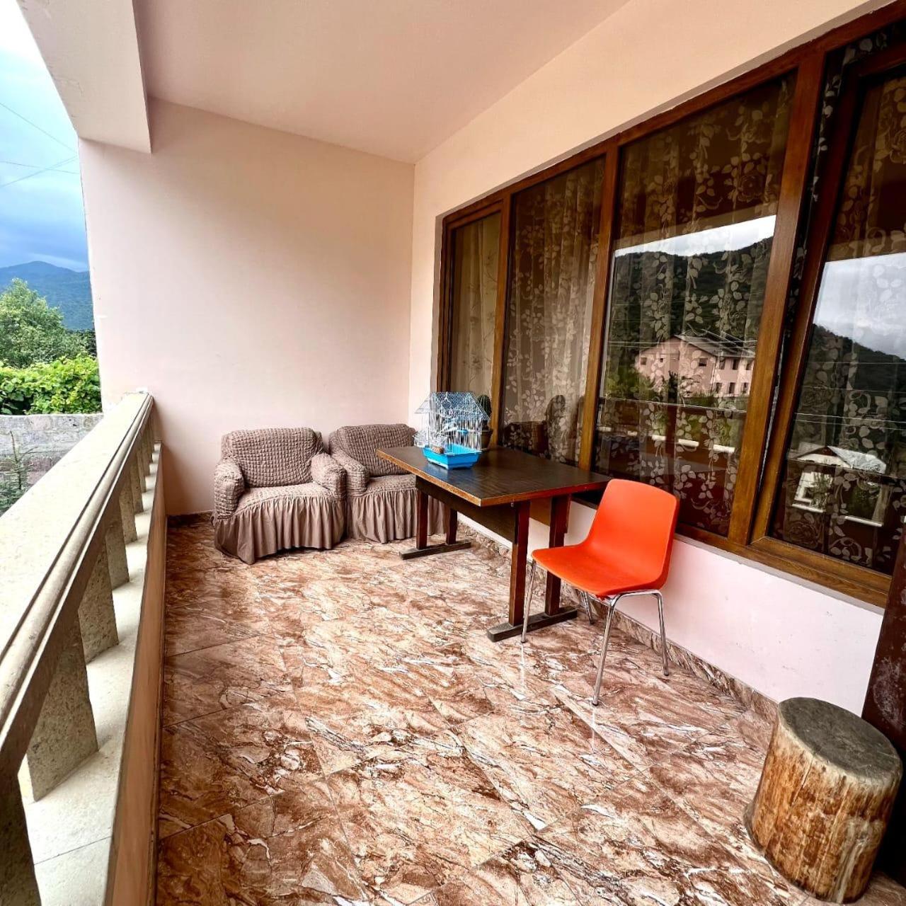 Nais House in DILIJAN