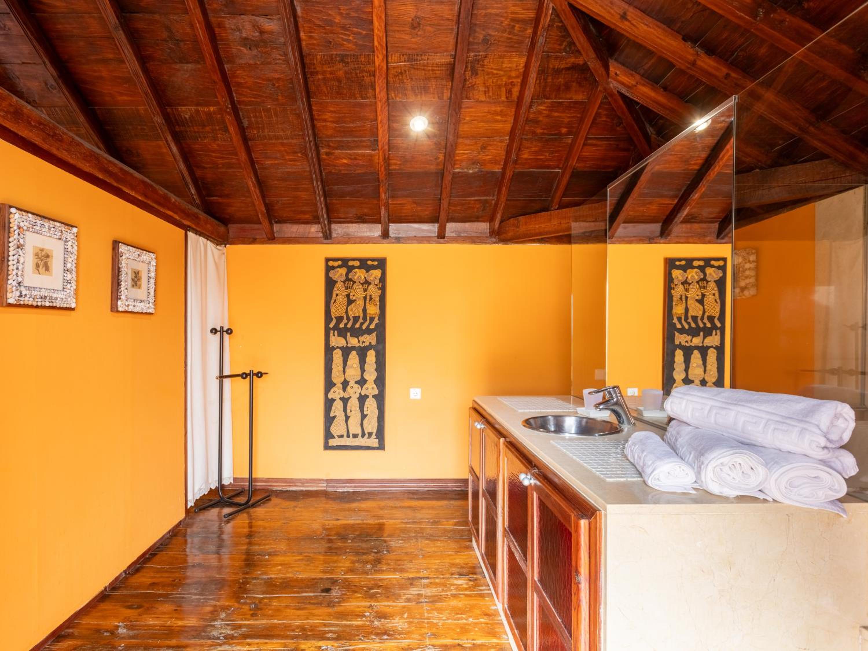 Live La Orotava Attic National Heritage