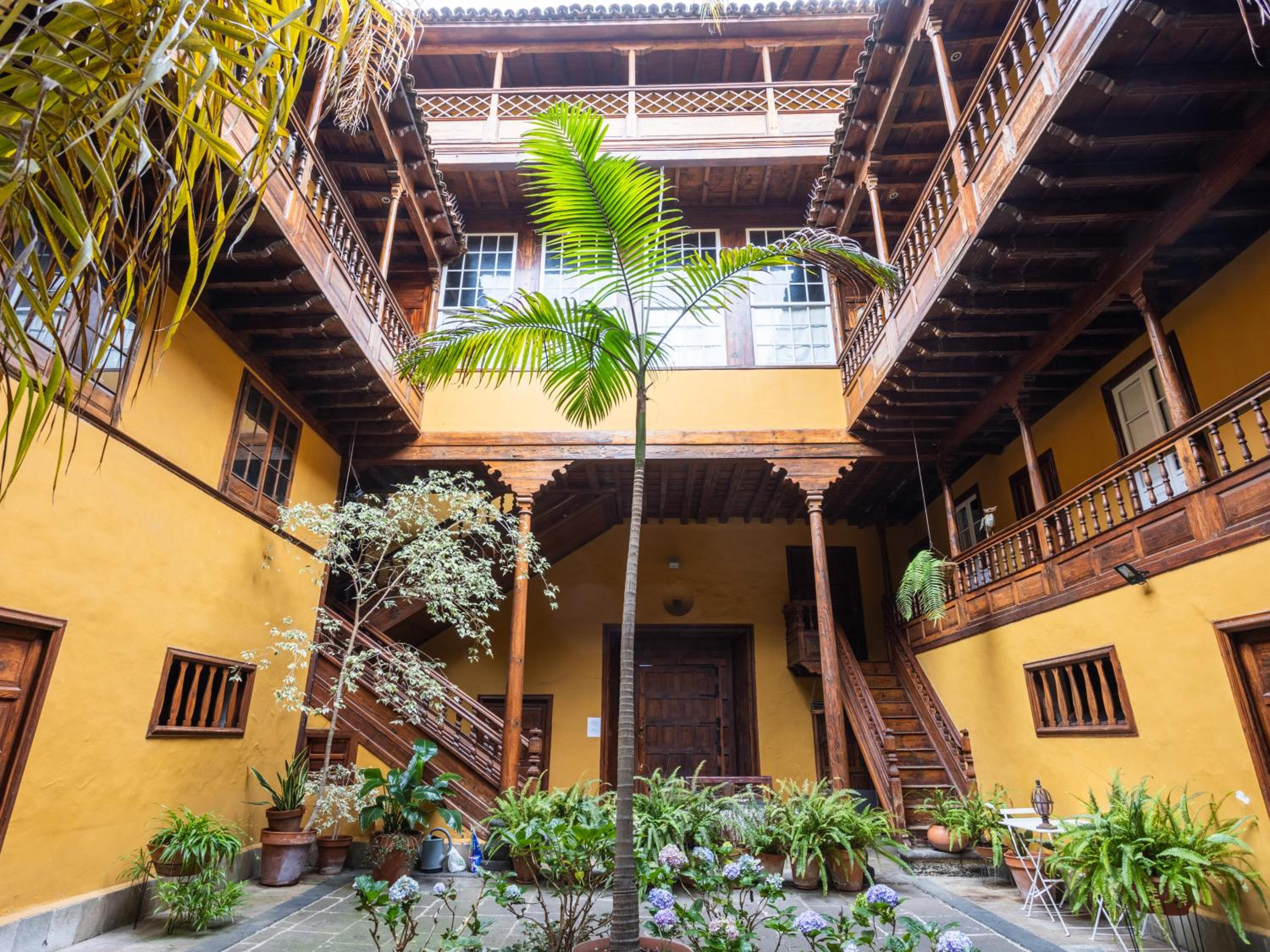 Live La Orotava Attic National Heritage