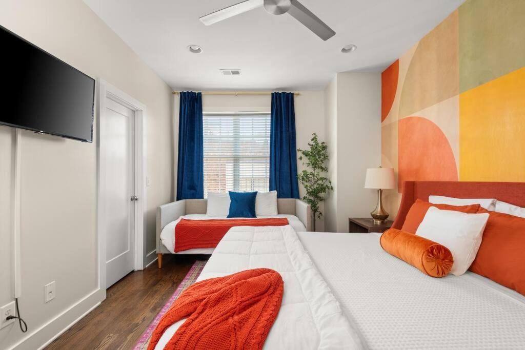 Photograph supplied for Nashville Skyline Rooftop South Gulch