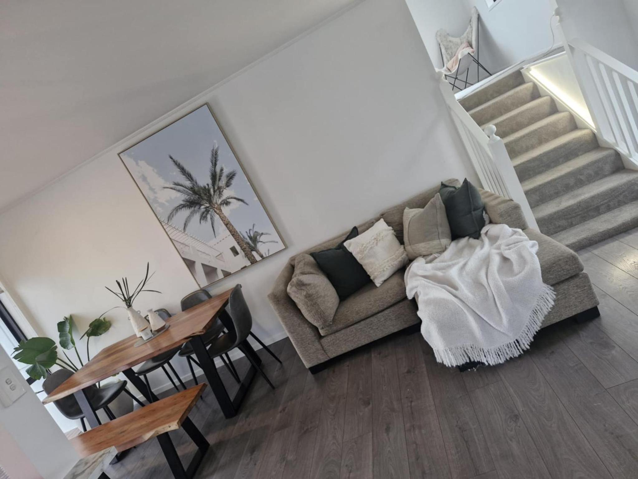 Stylish, spacious, Central with pool view 2