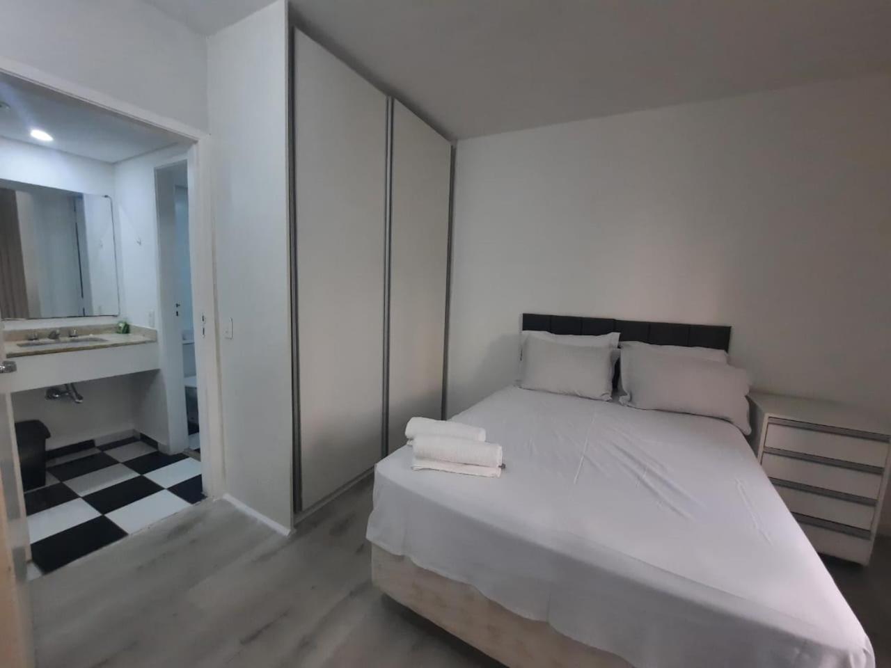 Flat Qi Ibirapuera São Paulo UH1116