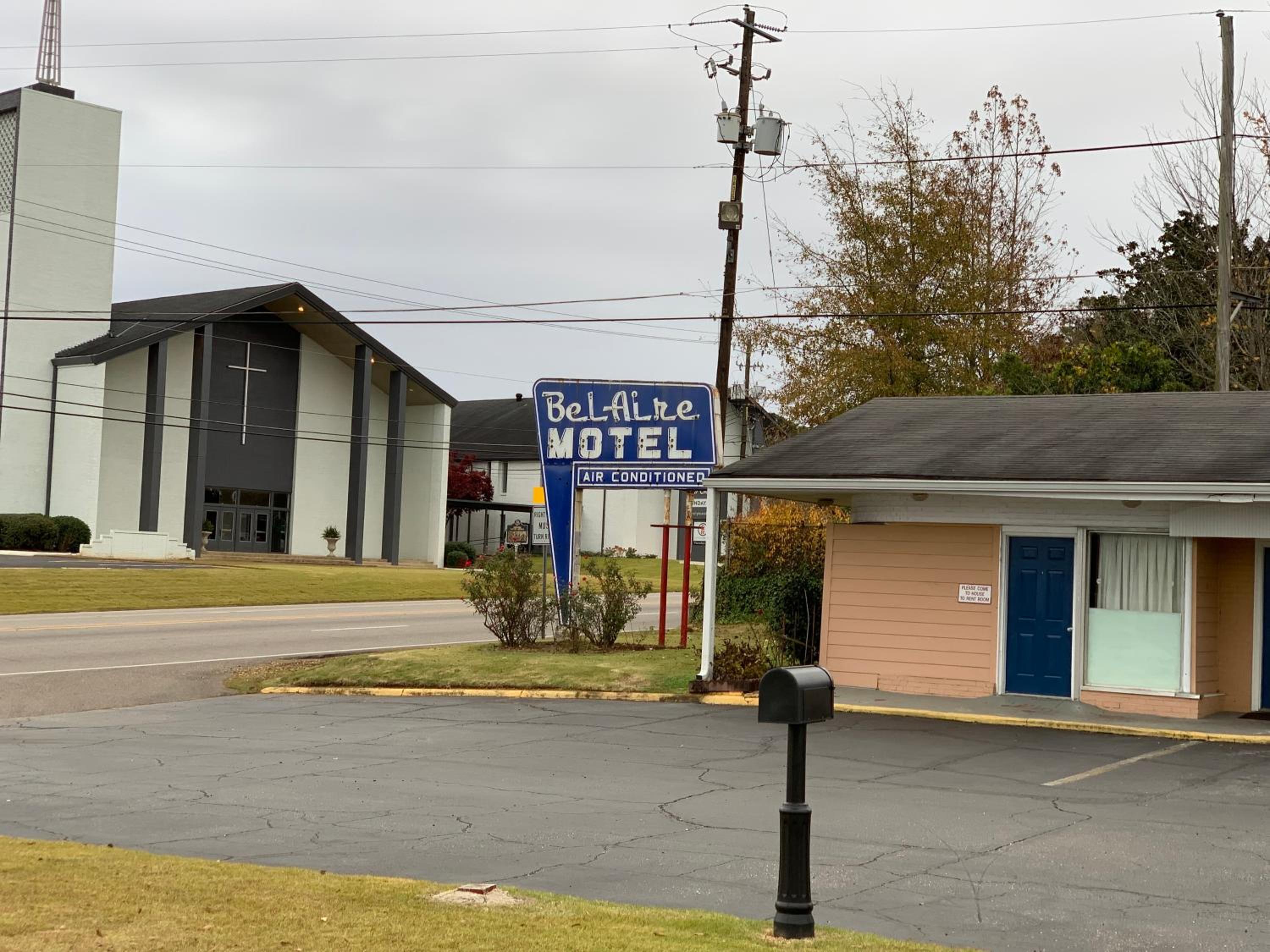 Bel-Aire Motel Tuscaloosa view 2