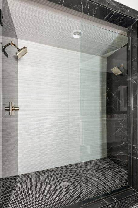 Modern Townhouse near Vandy and Parthenon view 3