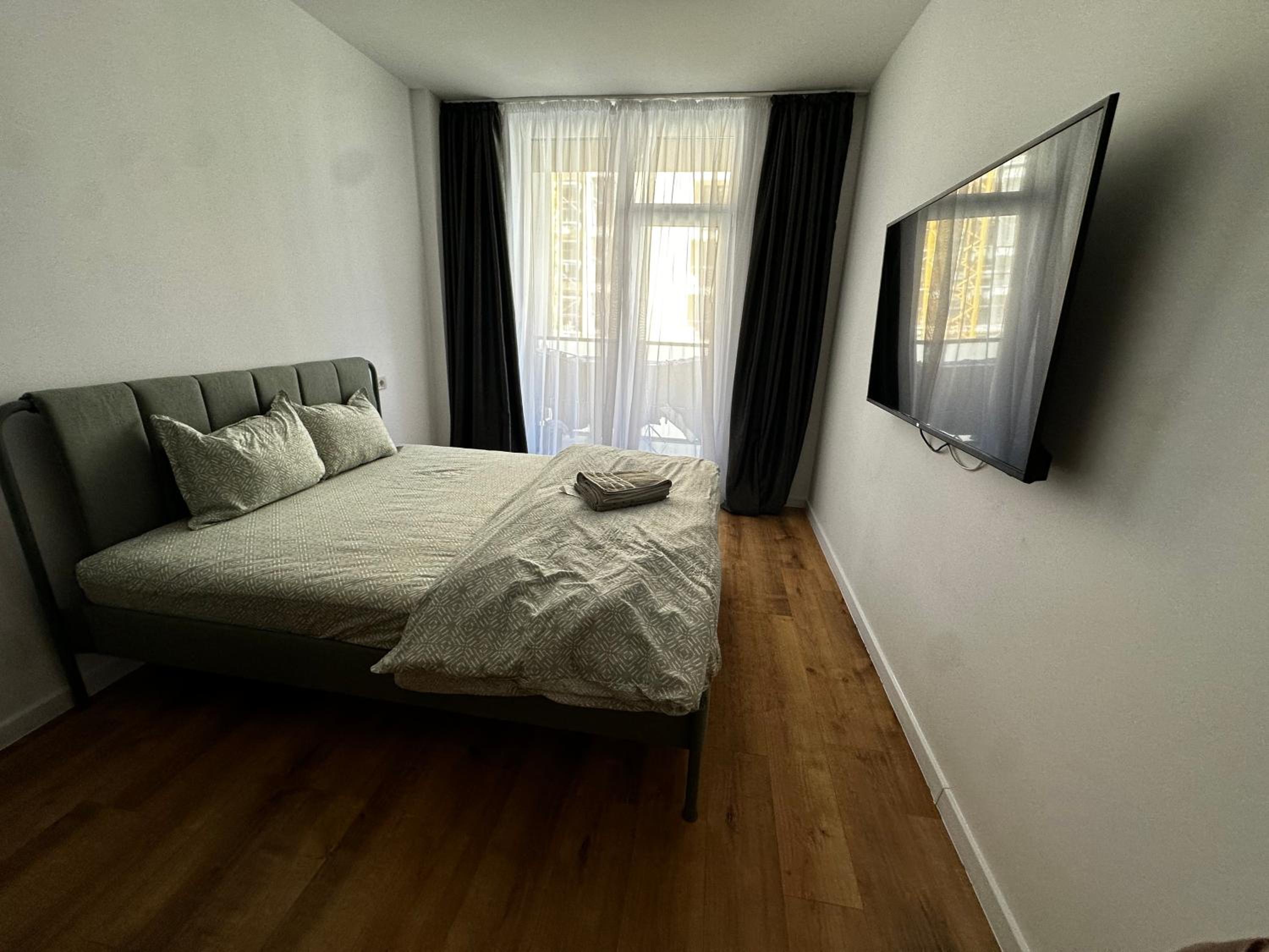 Modern apartment Campeador 10 minutes to center view 4