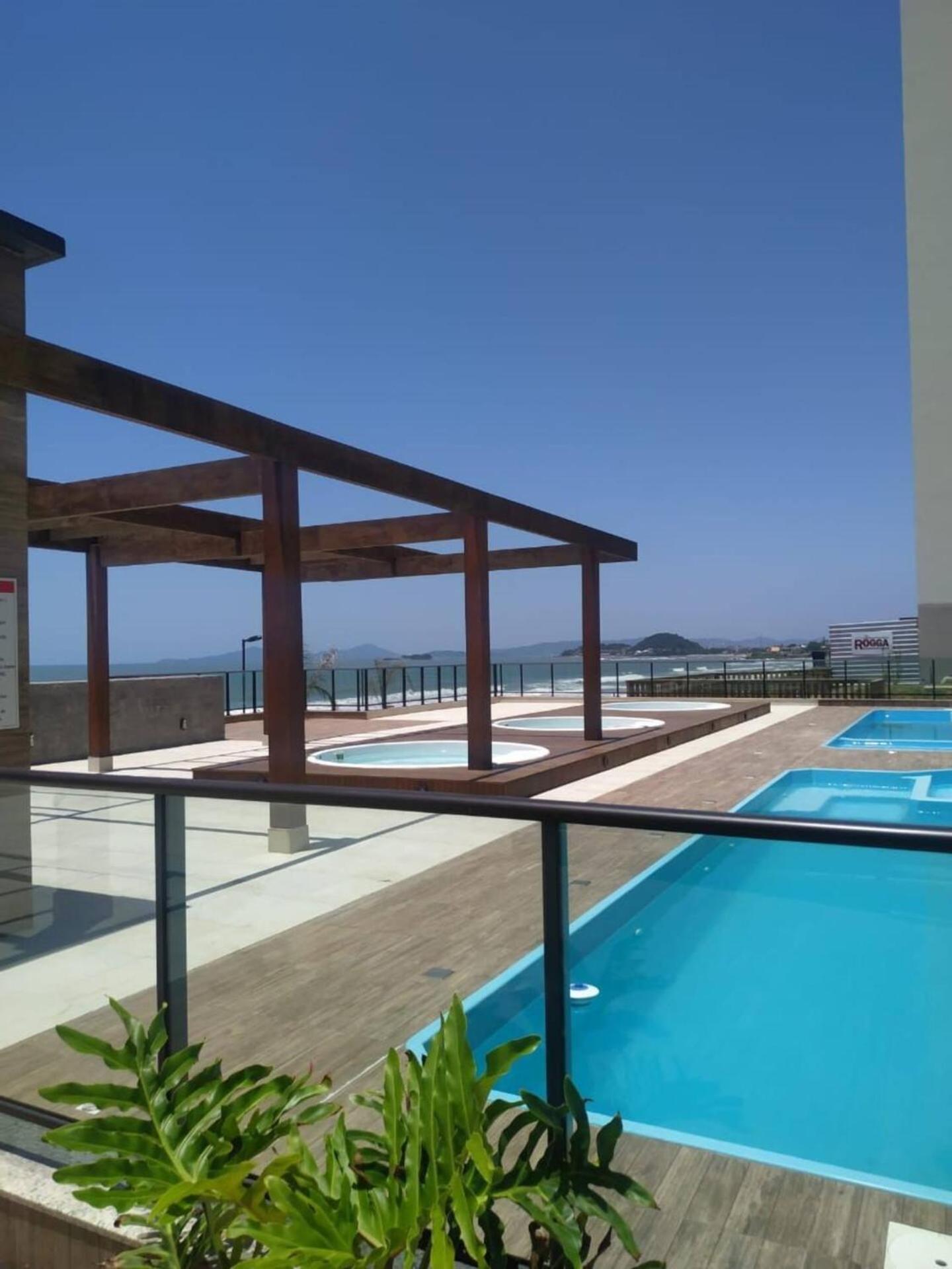 Apartamento em Condomínio Club Frente Mar - 20 min do Beto Carrero World