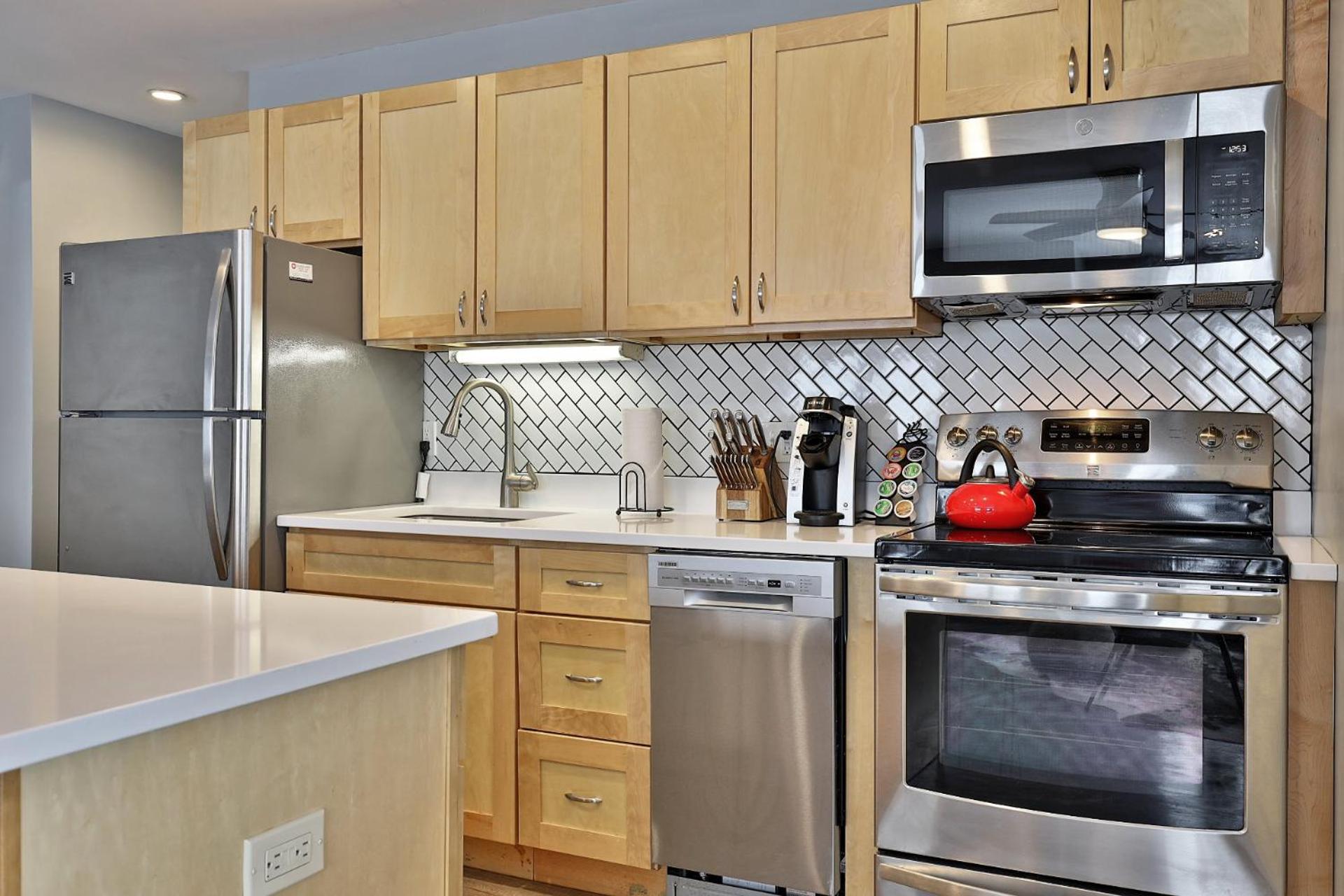 Beautifully Renovated 2 Room, 2 Bath Suite in Killington - Shuttle and Lift Ticket Discounts! 542 view 4