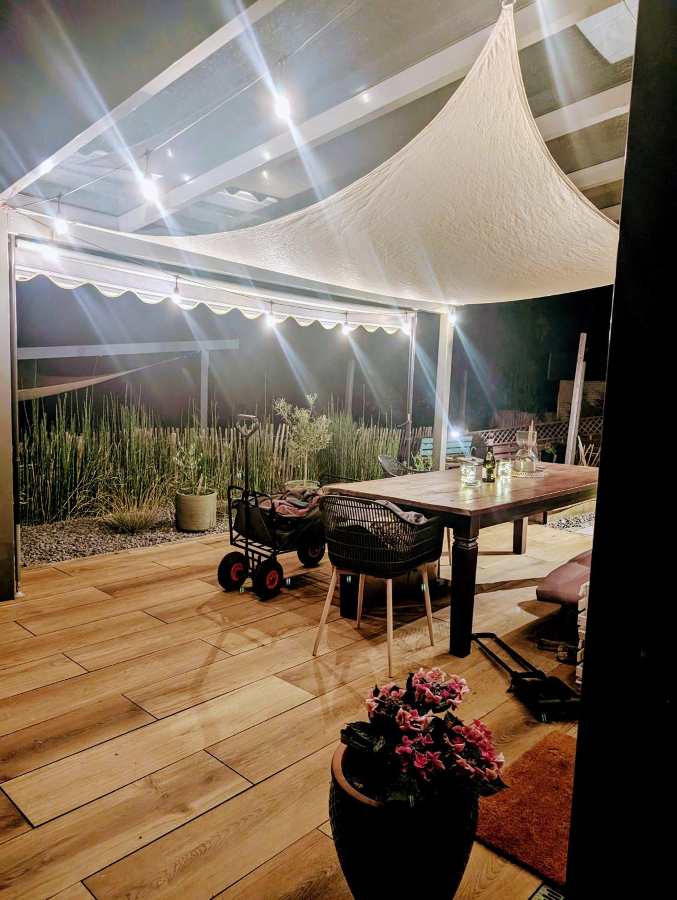 Architektenhaus mit Spielplatz, Sauna & Pool am Wald nahe Hamburg
