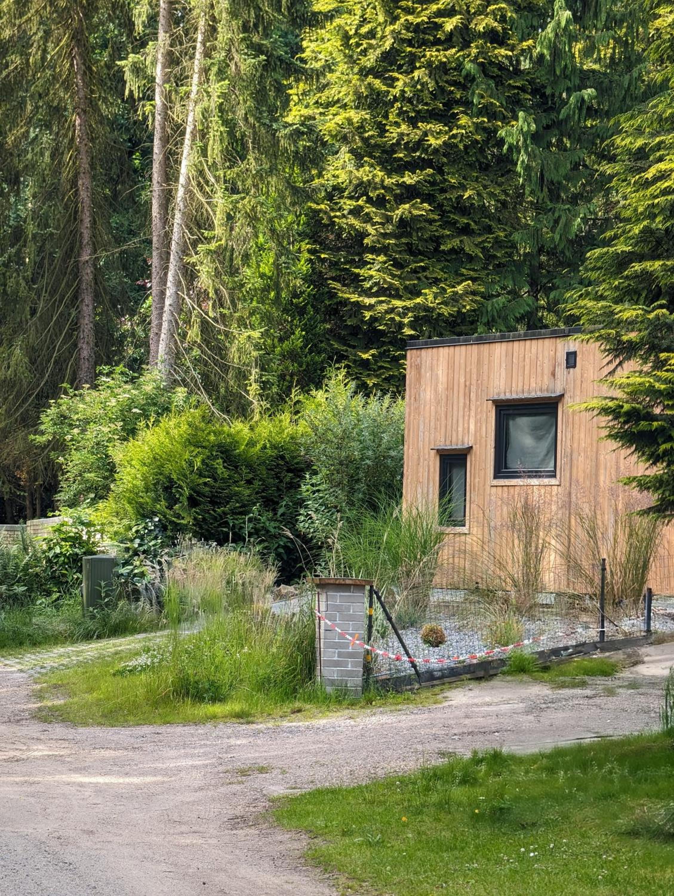 Architektenhaus mit Spielplatz, Sauna & Pool am Wald nahe Hamburg