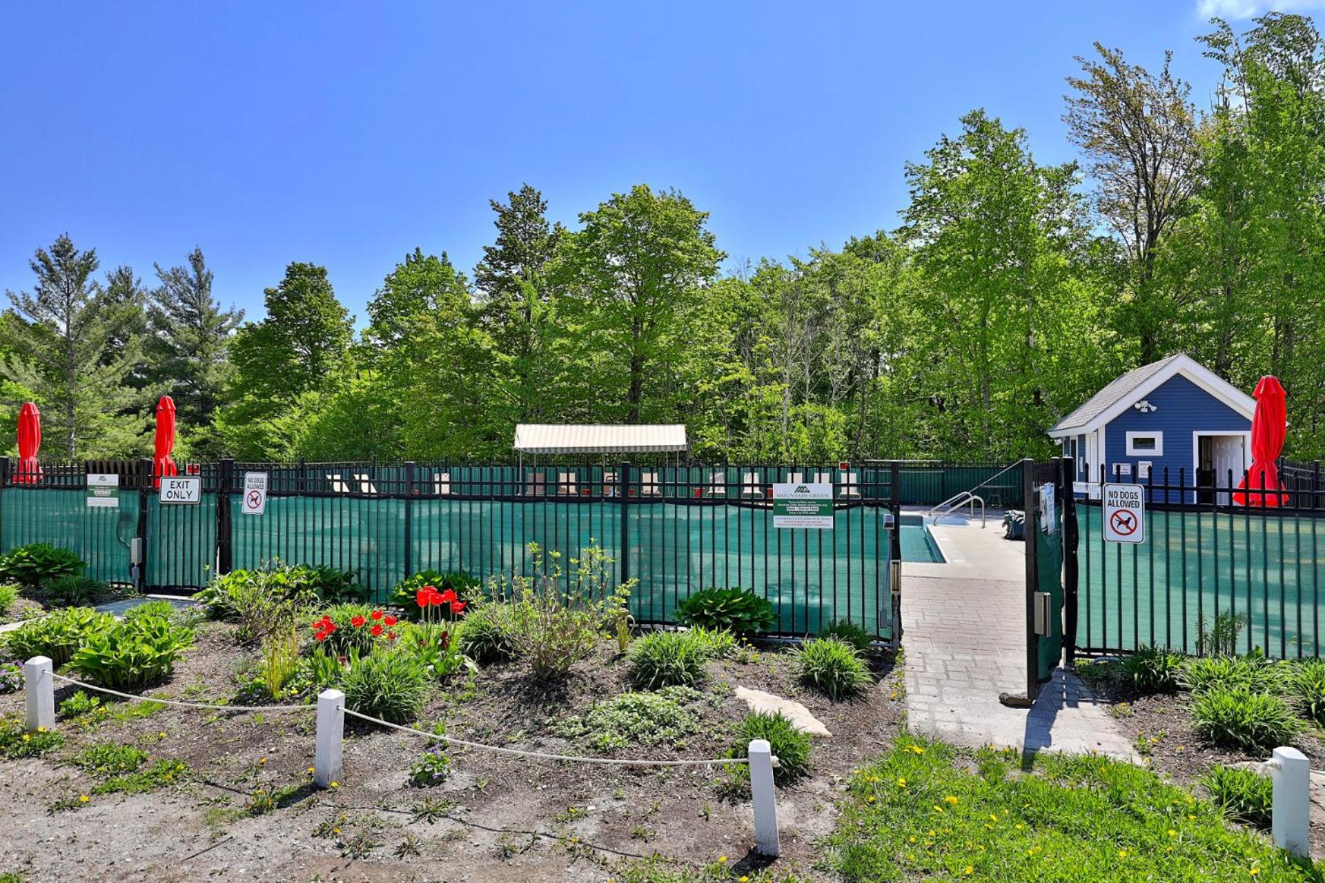 Modern 3BR-2BA Mountain Green Condo - Pool, Hot Tub, Gym, Bus, Ski Rental deals! 1C5 view 4