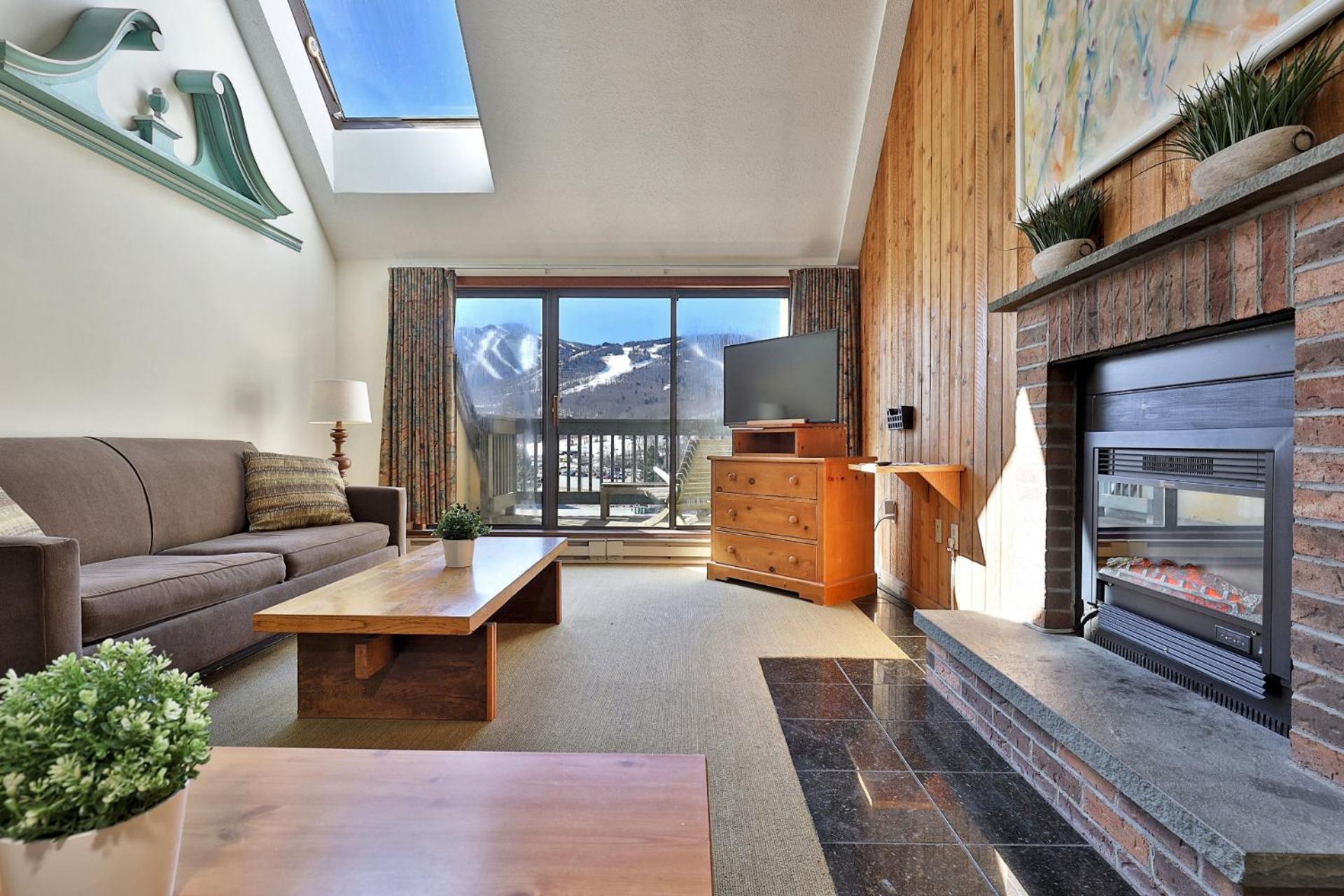 Loft, Top-Floor Mountain View 2BR-2BA at Mountain Green, Pool, Hot Tub, Shuttle