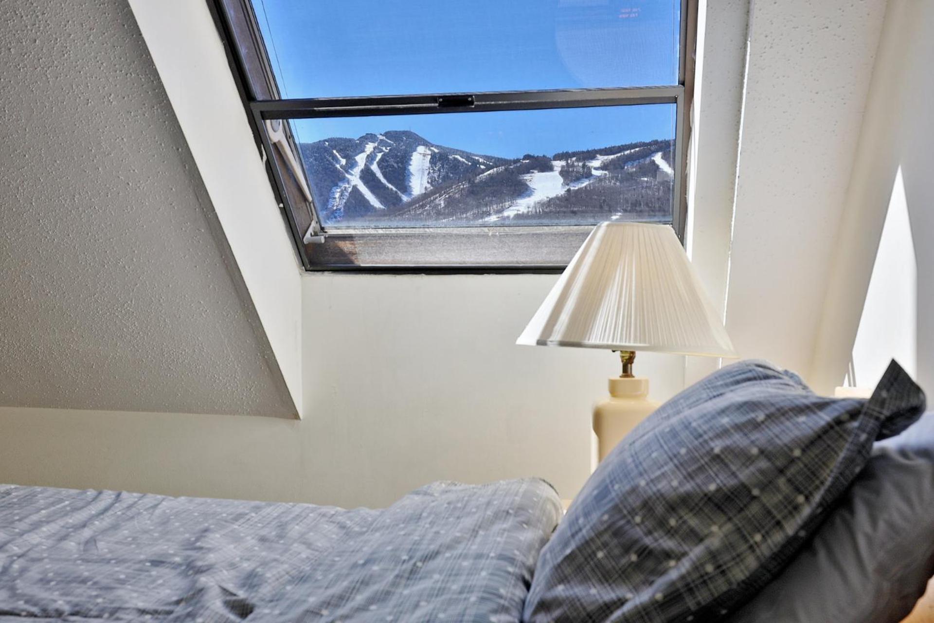 Loft, Top-Floor Mountain View 2BR-2BA at Mountain Green, Pool, Hot Tub, Shuttle