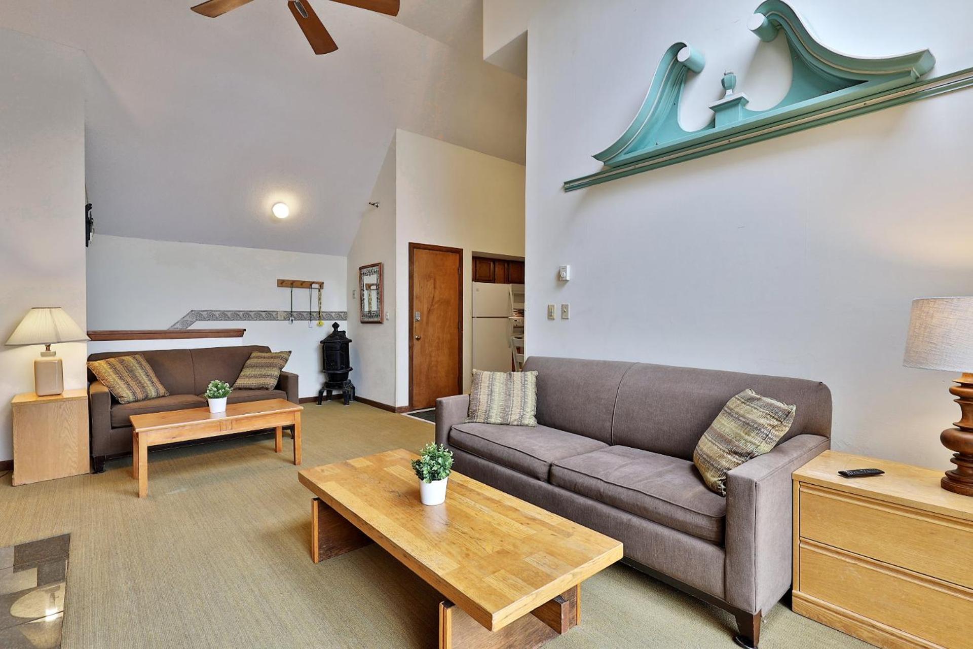 Loft, Top-Floor Mountain View 2BR-2BA at Mountain Green, Pool, Hot Tub, Shuttle
