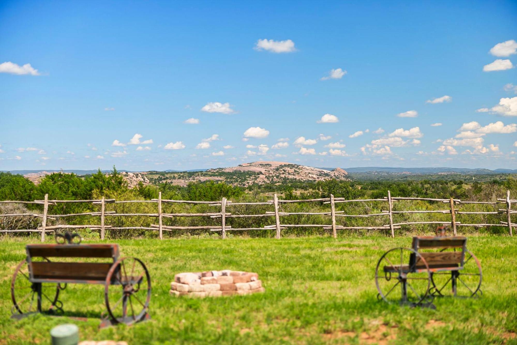 Enchanted Rockview Cabins view 2