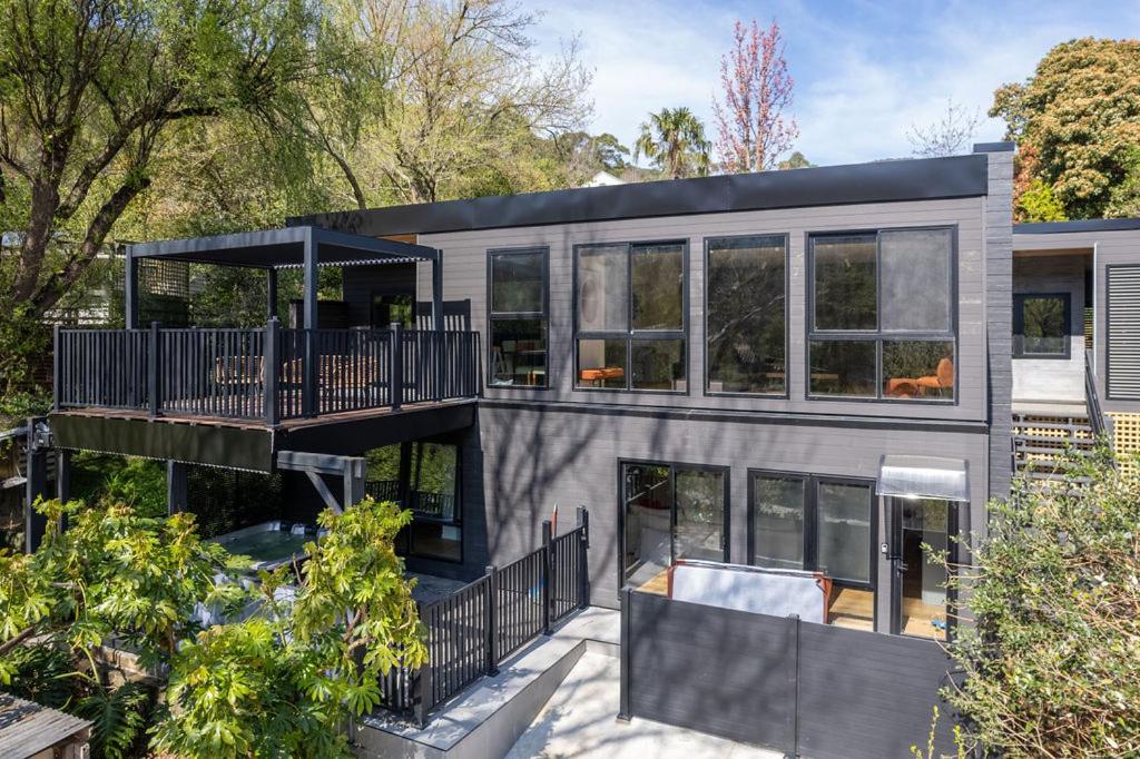 Hotel Station Penthouse with Private Spa - Image 1