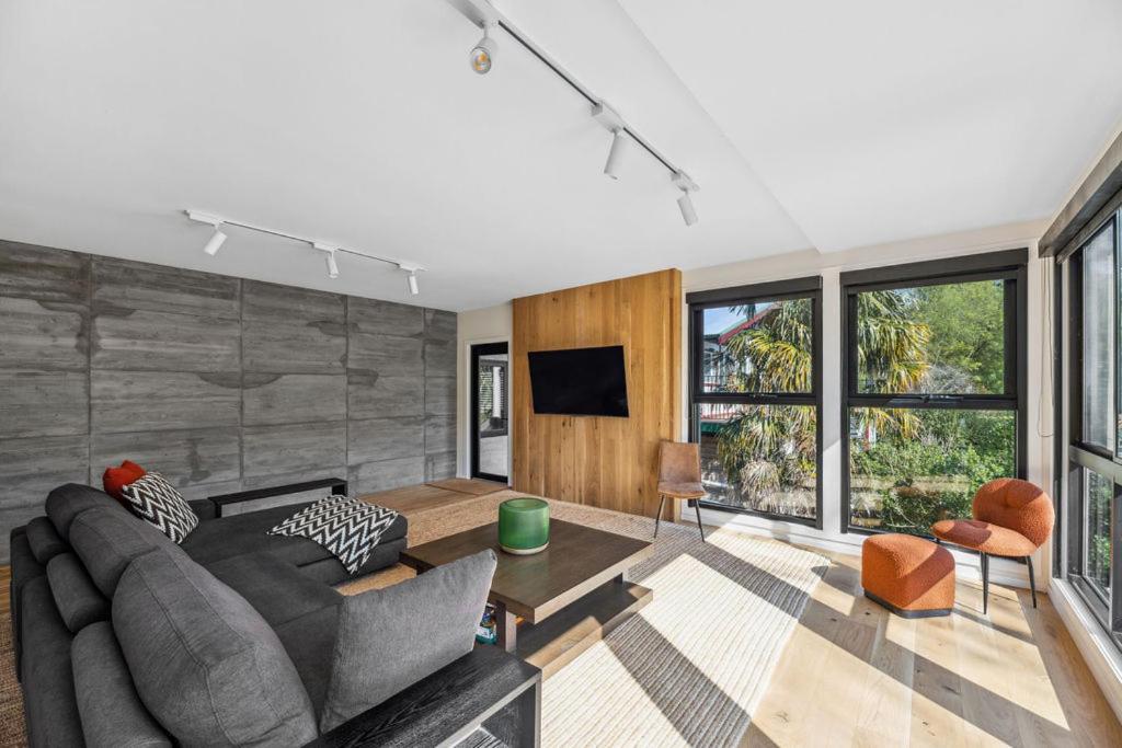 Warburton Stays Station Penthouse