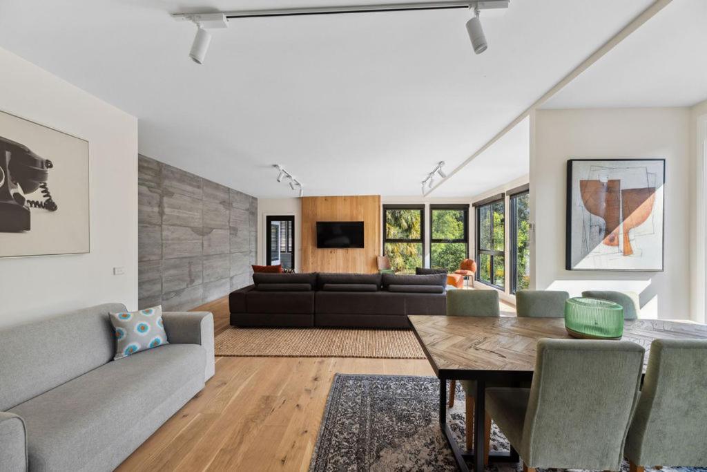 Warburton Stays Station Penthouse