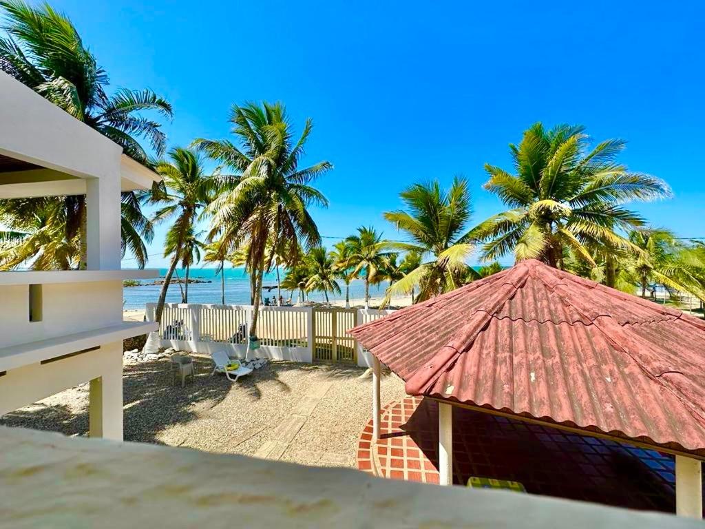 Conjunto Vergaralandia cabañas frente al mar