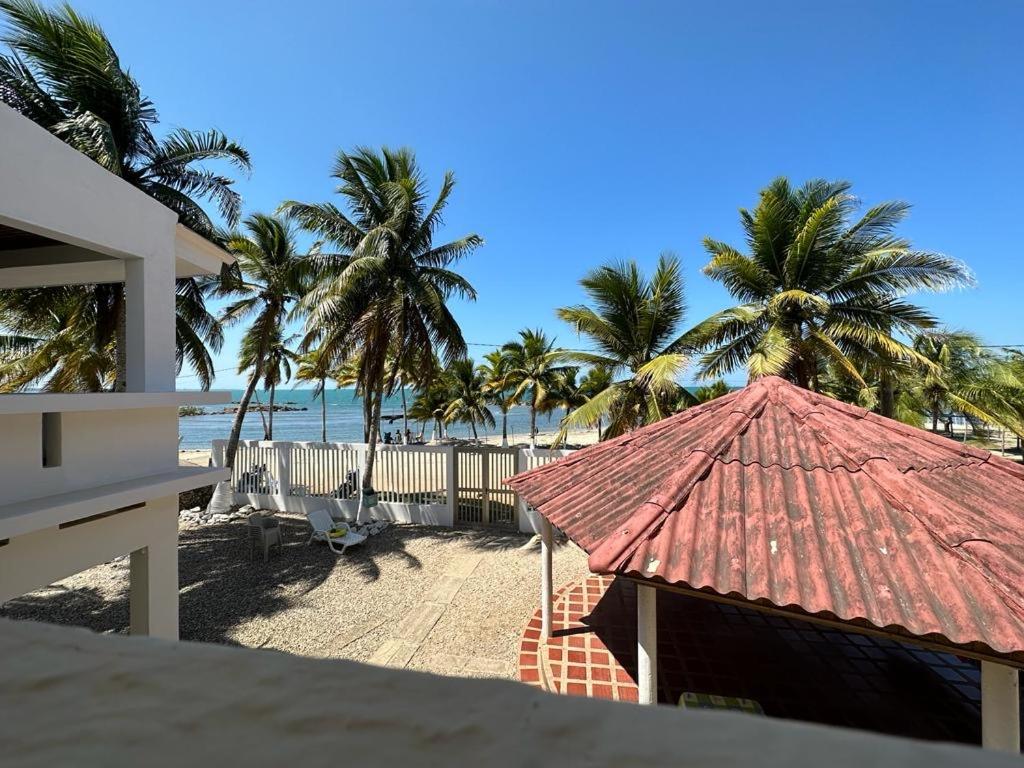 Conjunto Vergaralandia cabañas frente al mar