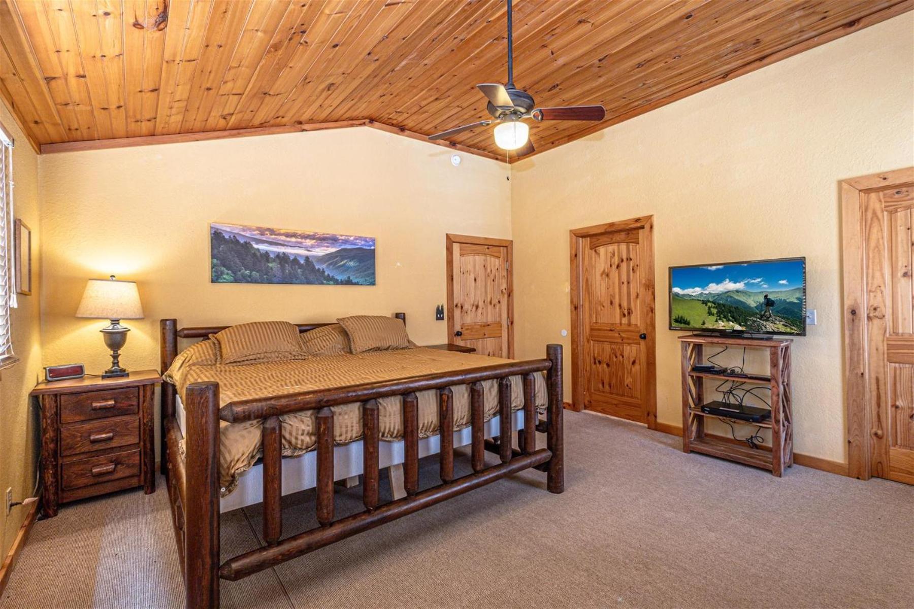 Dulce Mountain Cabin