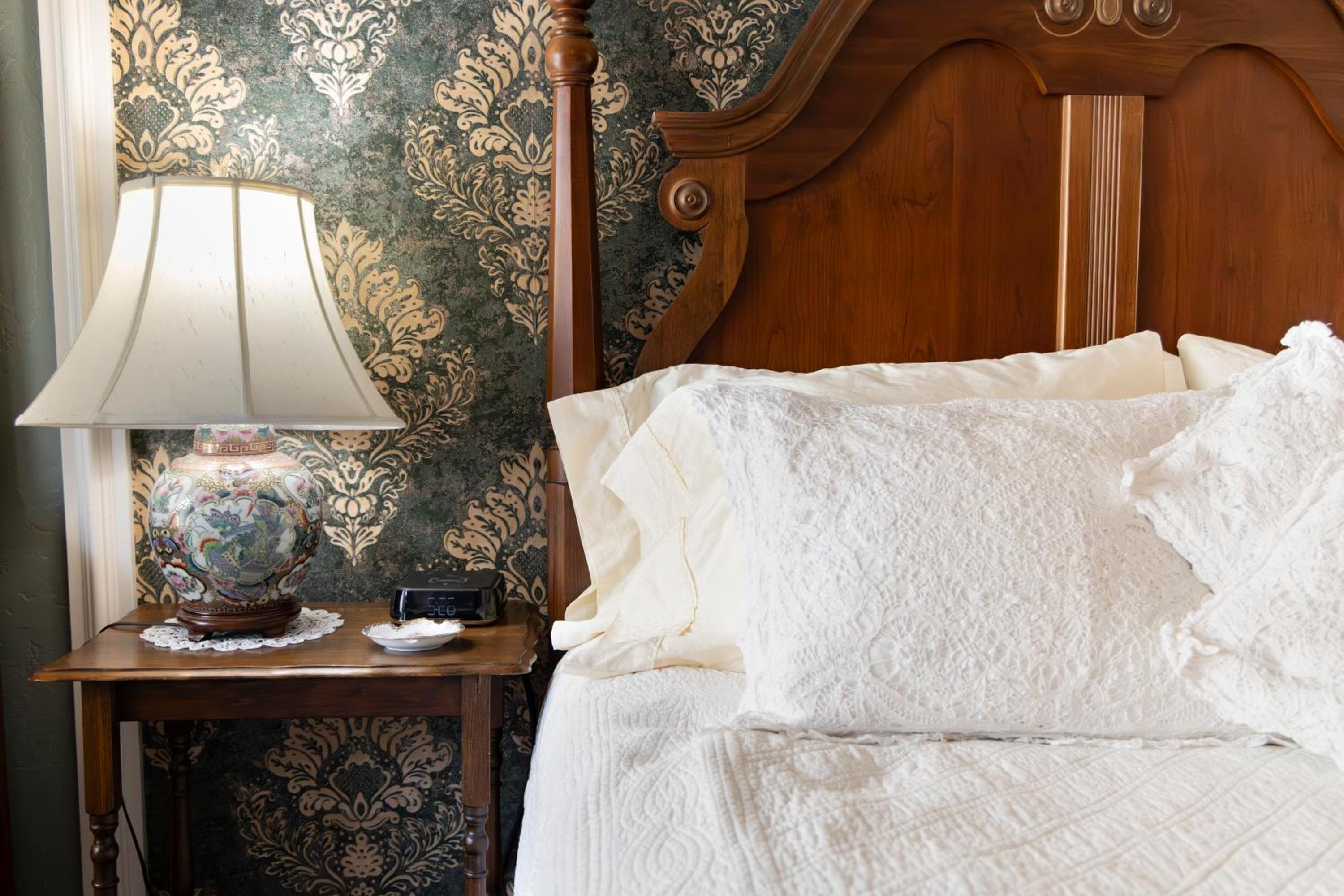 Weaverville Hotel