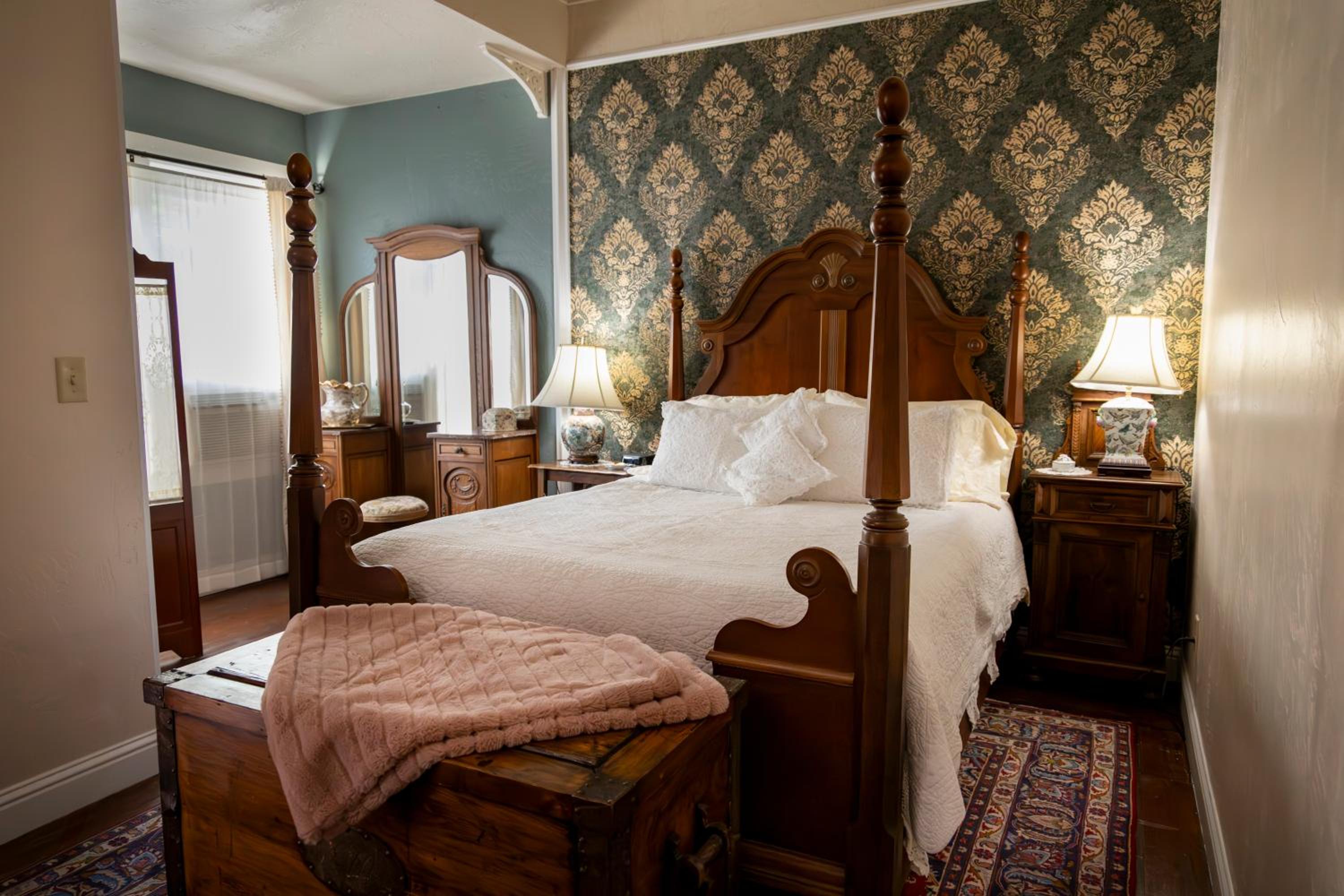 Weaverville Hotel