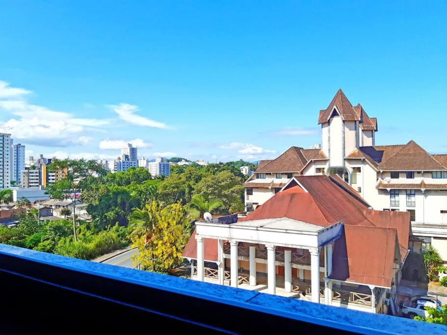 Loft novo, 500 m da Vila Germânica Oktoberfest