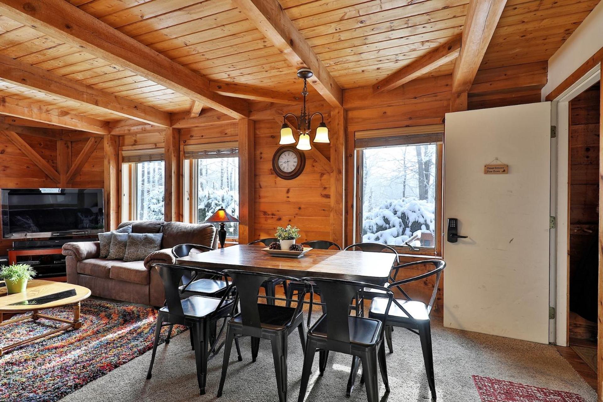 Killington Cabin - Right Unit - Sleeps 10 in 4 BR, 2 BA Cozy Escape