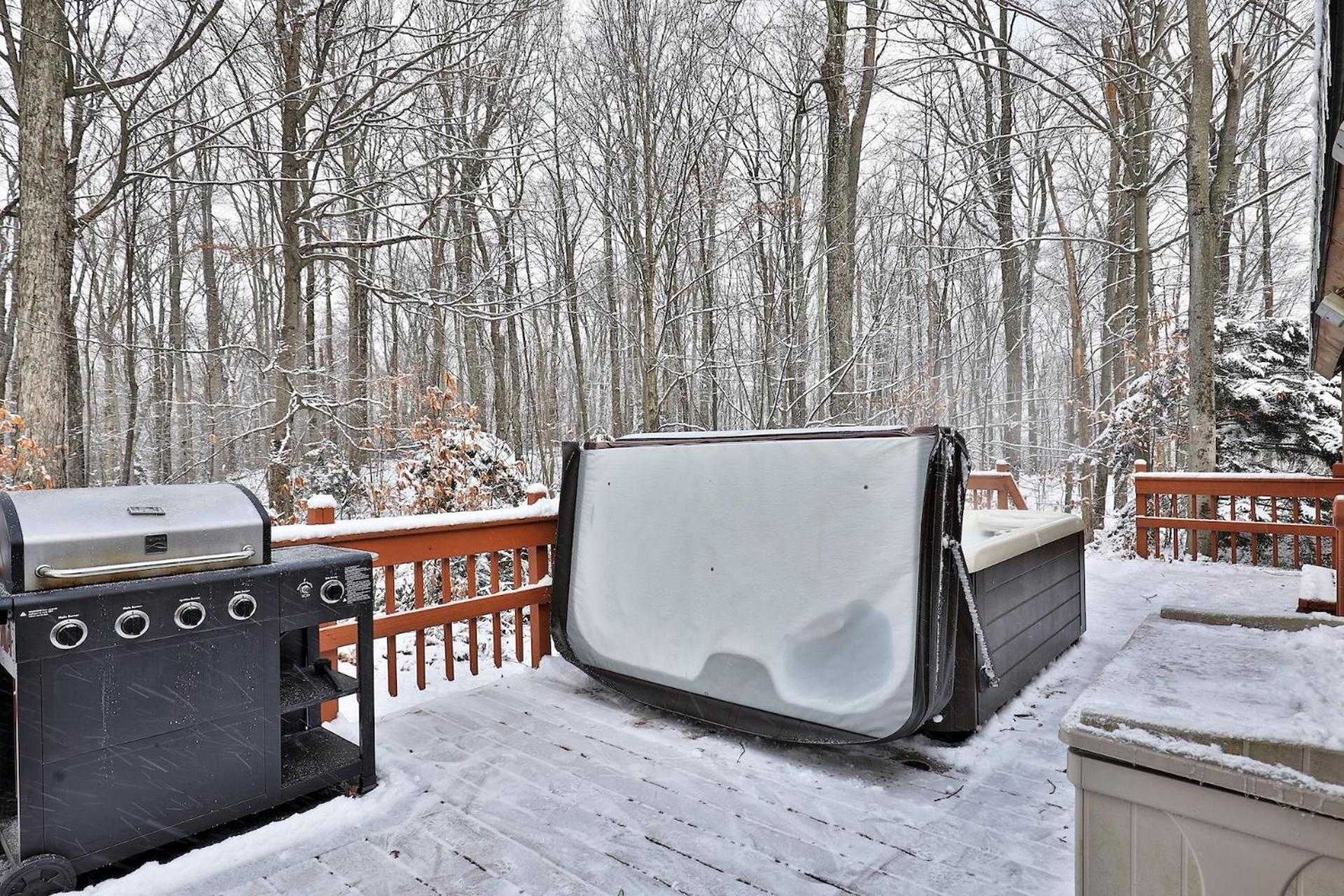 Killington Cabin - Right Unit - Sleeps 10 in 4 BR, 2 BA Cozy Escape