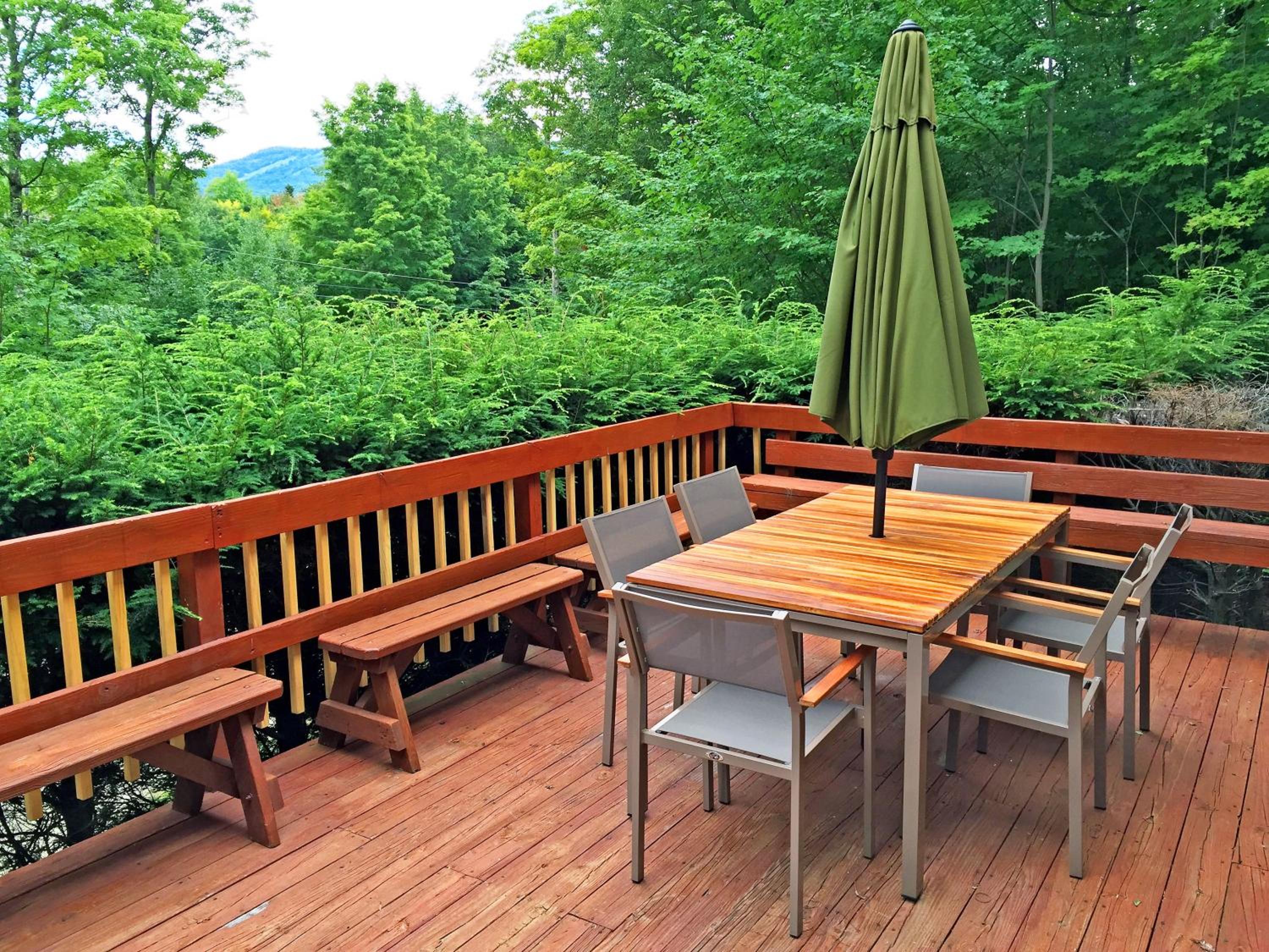 Killington Cabin - Right Unit - Sleeps 10 in 4 BR, 2 BA Cozy Escape